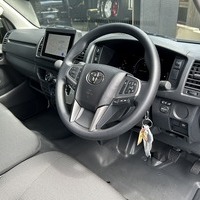 6808.令和8年式 ハイエースバン DX 2WD 2,800cc ディーゼル車 走行8キロ 新車未登録のサムネイル