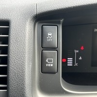 6808.令和8年式 ハイエースバン DX 2WD 2,800cc ディーゼル車 走行8キロ 新車未登録のサムネイル