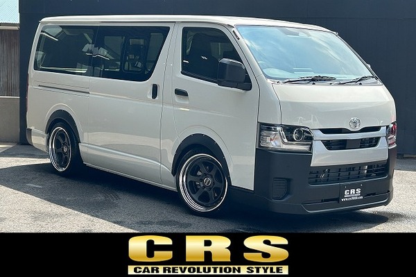 6808.令和8年式 ハイエースバン DX 2WD 2,800cc ディーゼル車 走行8キロ 新車未登録のサムネイル