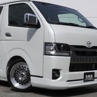 6930【新型】9型ハイエース スーパーGL ダークプライムⅡ 2WD 2,000cc (ガソリン車) 5人乗車 20kmのサムネイル