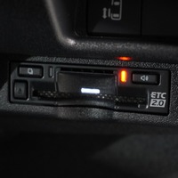 6517 9型ハイエース ワゴンGL  2WD 2,700CC ガソリン車 3ナンバー 10人乗りのサムネイル