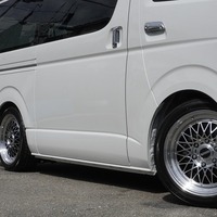 6930【新型】9型ハイエース スーパーGL ダークプライムⅡ 2WD 2,000cc (ガソリン車) 5人乗車 20kmのサムネイル