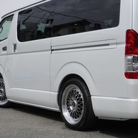 6930【新型】9型ハイエース スーパーGL ダークプライムⅡ 2WD 2,000cc (ガソリン車) 5人乗車 20kmのサムネイル