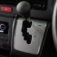6517 9型ハイエース ワゴンGL  2WD 2,700CC ガソリン車 3ナンバー 10人乗りのサムネイル