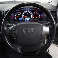7190 平成28年式 ハイエース スーパーGL ダークプライム  2WD 2,000cc (ガソリン車)  2/5人乗車 8.8万kmのサムネイル