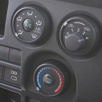 6781　オリジナルコントラストPKG　ハイエース　DX　2WD　2800cc　ディーゼル車　6人乗りのサムネイル