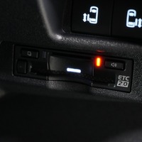 6936 9型ハイエース スーパーGL   2WD 2,800CC ディーゼル車 4ナンバー 2/5人乗りのサムネイル