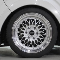 7190 平成28年式 ハイエース スーパーGL ダークプライム  2WD 2,000cc (ガソリン車)  2/5人乗車 8.8万kmのサムネイル
