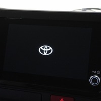 6989 9型ハイエース スーパーGL   2WD 2,800CC ディーゼル車 4ナンバー 2/5人乗りのサムネイル