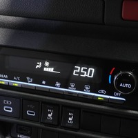 6934 9型ハイエース スーパーGL ダークプライムⅡ  2WD 2,000CC ガソリン車 4ナンバー 2/5人乗りのサムネイル