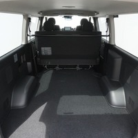 6923【新型】9型ハイエース スーパーGL  2WD 2,800cc (ディーゼル) 5人乗車 23kmのサムネイル