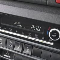 6923【新型】9型ハイエース スーパーGL  2WD 2,800cc (ディーゼル) 5人乗車 23kmのサムネイル
