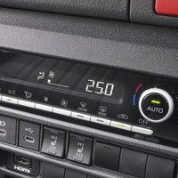 6995【新型】9型ハイエース スーパーGL  2WD 2,800cc (ディーゼル) 5人乗車 20kmのサムネイル