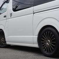 6257 令和7年式 ハイエース スーパーGL ダークプライムS  2WD 2,800cc (ディーゼル車)  2/5人乗車 0.2万km 車検:令和9年12月11日のサムネイル