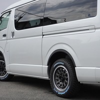 6885 【新型】ハイエース ワゴンGL 2WD 2,700cc (ガソリン) 10人乗車 31kmのサムネイル