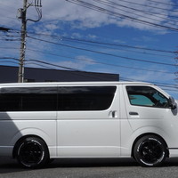6867　オリジナルPKG　ハイエース　スーパーGL　ダークプライムⅡ　2WD　2800cc　ディーゼル車　5人乗りのサムネイル