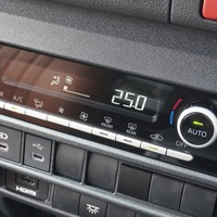 6885 【新型】ハイエース ワゴンGL 2WD 2,700cc (ガソリン) 10人乗車 31kmのサムネイル