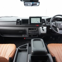6885 【新型】ハイエース ワゴンGL 2WD 2,700cc (ガソリン) 10人乗車 31kmのサムネイル