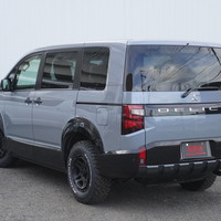 6457　令和8年式　デリカD:5　P　4WD　2200cc　ディーゼル車　登録済未使用　7人乗り　20kmのサムネイル