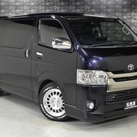 7192 平成27年式 ハイエース スーパーGL ダークプライム  2WD 2,000cc (ガソリン車)  2/5人乗車 10.4万kmのサムネイル