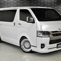 6737 9型ハイエース スーパーGL ダークプライムⅡ  2WD 2,000CC ガソリン車 1ナンバー 2/5人乗りのサムネイル
