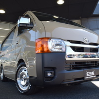 6956　9型ハイエースバン スーパーGL アースカラーパッケージ 2WD 2,800cc ディーゼル 2/5人乗りのサムネイル