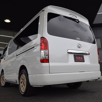 7082　令和7年式 ハイエースワゴンGL ベッドキットⅤ架装 4WD 2,700cc(ガソリン車) 10人乗車 0.5万kmのサムネイル