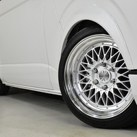 6737 9型ハイエース スーパーGL ダークプライムⅡ  2WD 2,000CC ガソリン車 1ナンバー 2/5人乗りのサムネイル