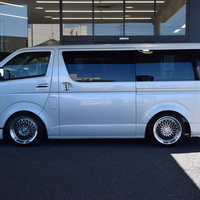 6917　9型ハイエースバン スーパーGL 2WD 2800cc ディーゼル 2/5人乗りのサムネイル