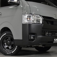 6989 9型ハイエース スーパーGL   2WD 2,800CC ディーゼル車 4ナンバー 2/5人乗りのサムネイル