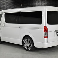6517 9型ハイエース ワゴンGL  2WD 2,700CC ガソリン車 3ナンバー 10人乗りのサムネイル