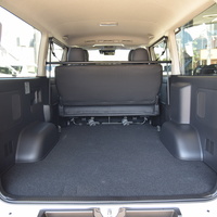 6917　9型ハイエースバン スーパーGL 2WD 2800cc ディーゼル 2/5人乗りのサムネイル