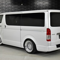 6737 9型ハイエース スーパーGL ダークプライムⅡ  2WD 2,000CC ガソリン車 1ナンバー 2/5人乗りのサムネイル
