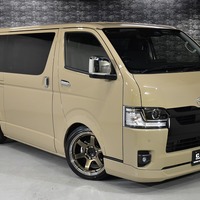 6955 9型ハイエース スーパーGL   2WD 2,800CC ディーゼル車 1ナンバー 2/5人乗りのサムネイル