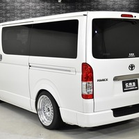 7190 平成28年式 ハイエース スーパーGL ダークプライム  2WD 2,000cc (ガソリン車)  2/5人乗車 8.8万kmのサムネイル