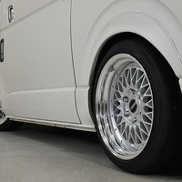 7190 平成28年式 ハイエース スーパーGL ダークプライム  2WD 2,000cc (ガソリン車)  2/5人乗車 8.8万kmのサムネイル