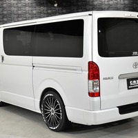 6936 9型ハイエース スーパーGL   2WD 2,800CC ディーゼル車 4ナンバー 2/5人乗りのサムネイル
