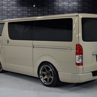 6955 9型ハイエース スーパーGL   2WD 2,800CC ディーゼル車 1ナンバー 2/5人乗りのサムネイル