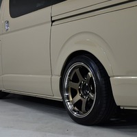 6955 9型ハイエース スーパーGL   2WD 2,800CC ディーゼル車 1ナンバー 2/5人乗りのサムネイル