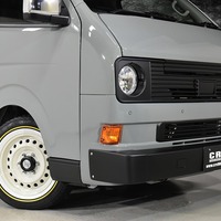 6990 令和8年式 ハイエース スーパーGL   2WD 2,800cc (ディーゼル車)  2/5人乗車 100km 車検:令和10年8月10日のサムネイル