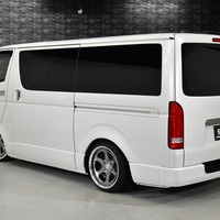 7142 令和1年式 ハイエース スーパーGL ダークプライムⅡ  2WD 2,800cc (ディーゼル車)  2/5人乗車 5.0万kmのサムネイル