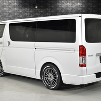 6935 9型ハイエース スーパーGL   2WD 2,800CC ディーゼル車 4ナンバー 2/5人乗りのサムネイル
