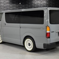 6990 令和8年式 ハイエース スーパーGL   2WD 2,800cc (ディーゼル車)  2/5人乗車 100km 車検:令和10年8月10日のサムネイル