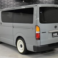 6990 令和8年式 ハイエース スーパーGL   2WD 2,800cc (ディーゼル車)  2/5人乗車 100km 車検:令和10年8月10日のサムネイル