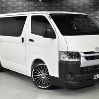 6779 9型 ハイエース DX  2WD 2,800CC ディーゼル車 4ナンバー 3/6人乗りのサムネイル