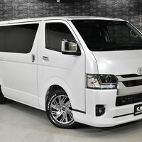 6937 9型ハイエース スーパーGL   2WD 2,800CC ディーゼル車 4ナンバー 2/5人乗りのサムネイル