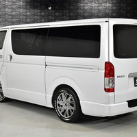 6937 9型ハイエース スーパーGL   2WD 2,800CC ディーゼル車 4ナンバー 2/5人乗りのサムネイル