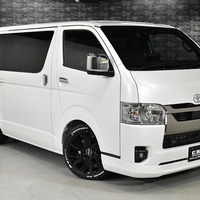 6384 8型ハイエース スーパーGL ダークプライムS  2WD 2,800CC ディーゼル車 4ナンバー 2/5人乗りのサムネイル