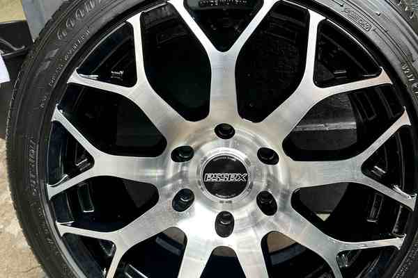 ［CRS名古屋］　アウトレットタイヤ　ESSEX　MESH　225/45R18　95W　ブラックポリッシュ（BP）のサムネイル