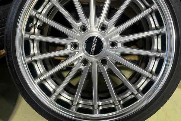 ［CRS名古屋］アウトレットタイヤ　ESSEX　FIN　225/40R18　92W　2Dブラッシュドのサムネイル